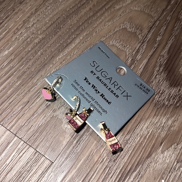 💖Sugarfix by baublebar yes way rose earrings - Picture 3 of 4